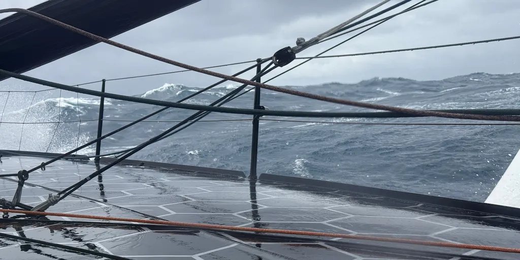 Trading places for the Vendée Globe lead