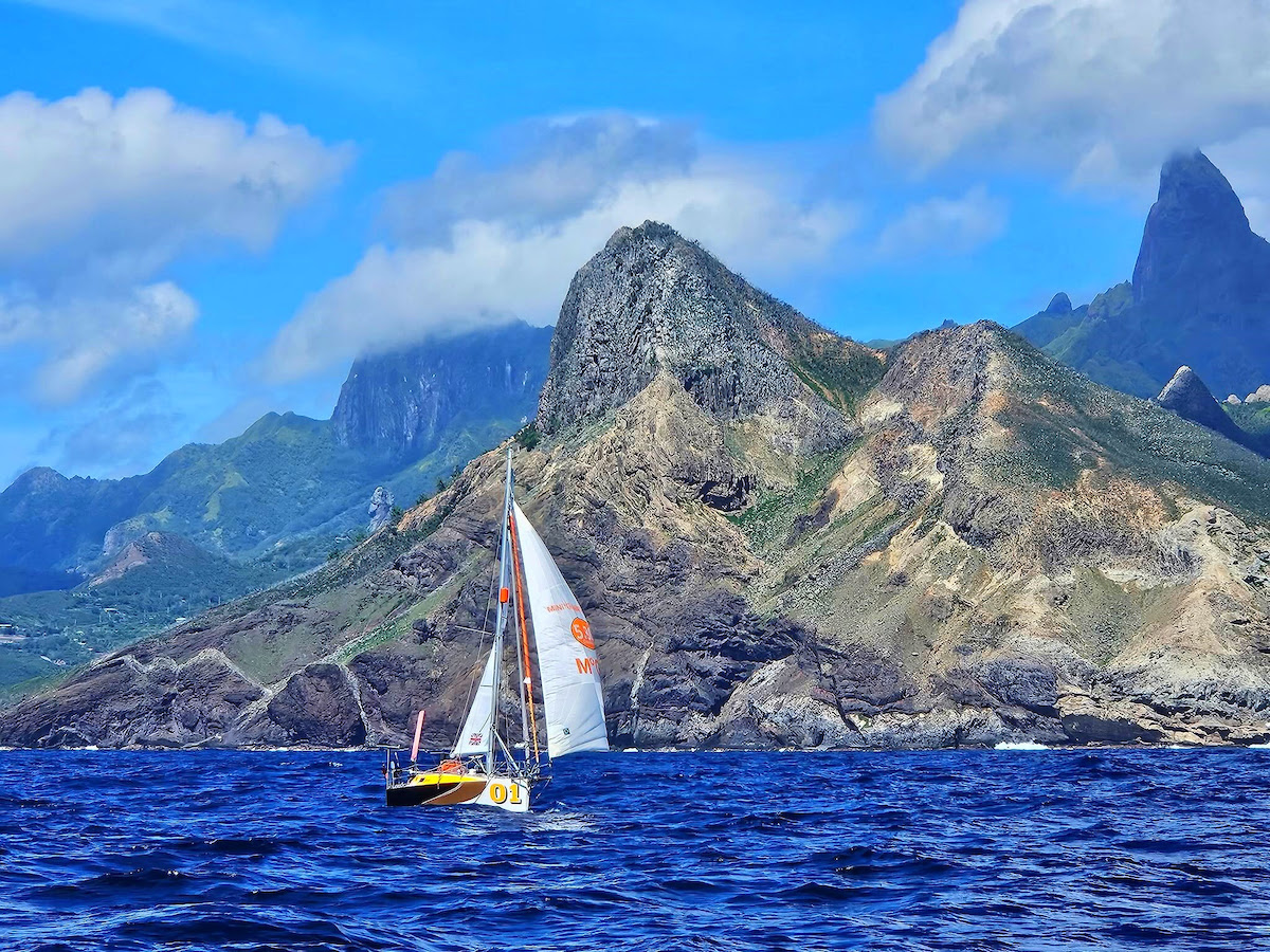 Solo McIntyre Mini Globe Race -10,000 miles in - 18,000 to go, video