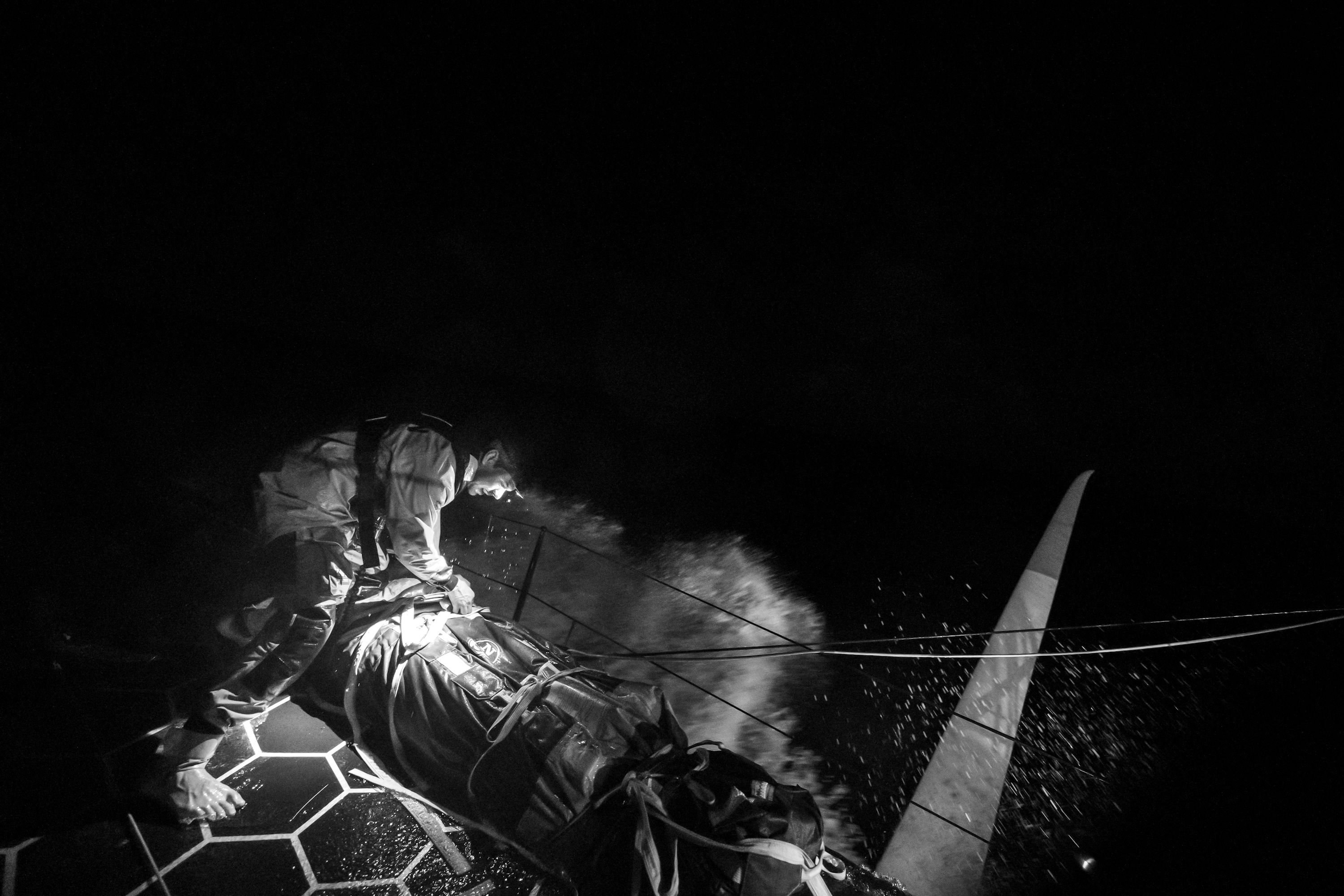 Tropical squalls keep Ocean Race teams on their toes, video