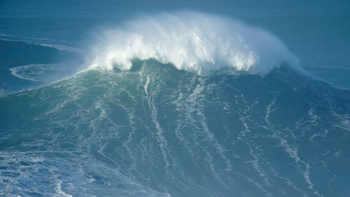 Global Solo Challenge: What are rogue waves and how frequent are they?