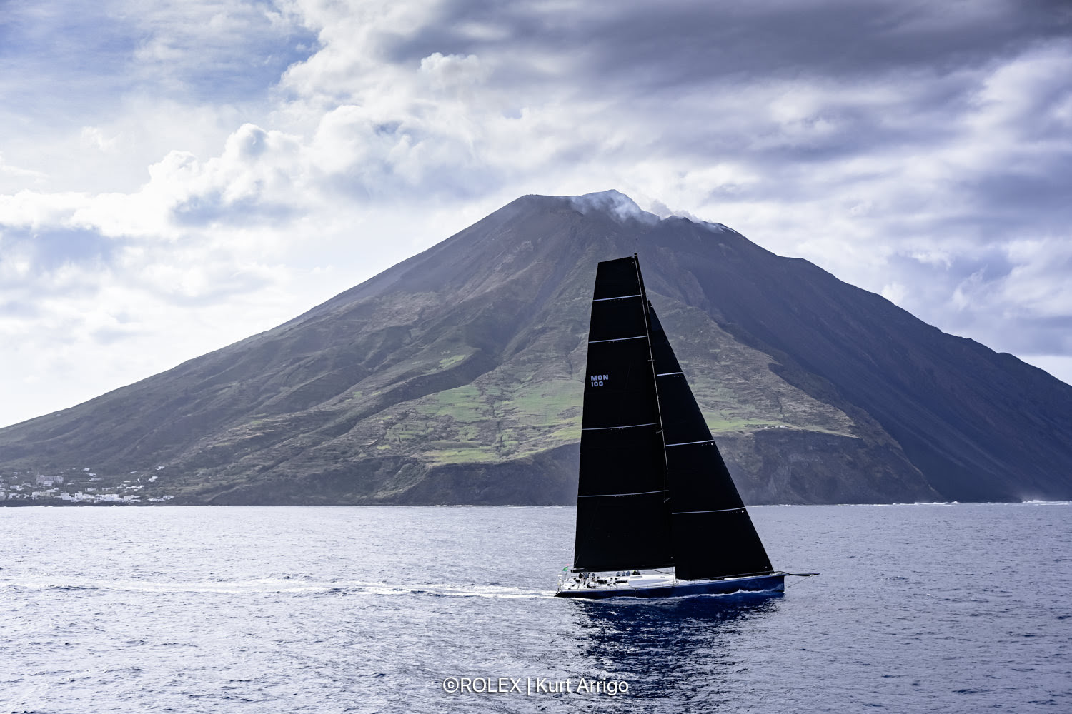 Leopard 3 takes Rolex Middle Sea Race Monohull Line Honours